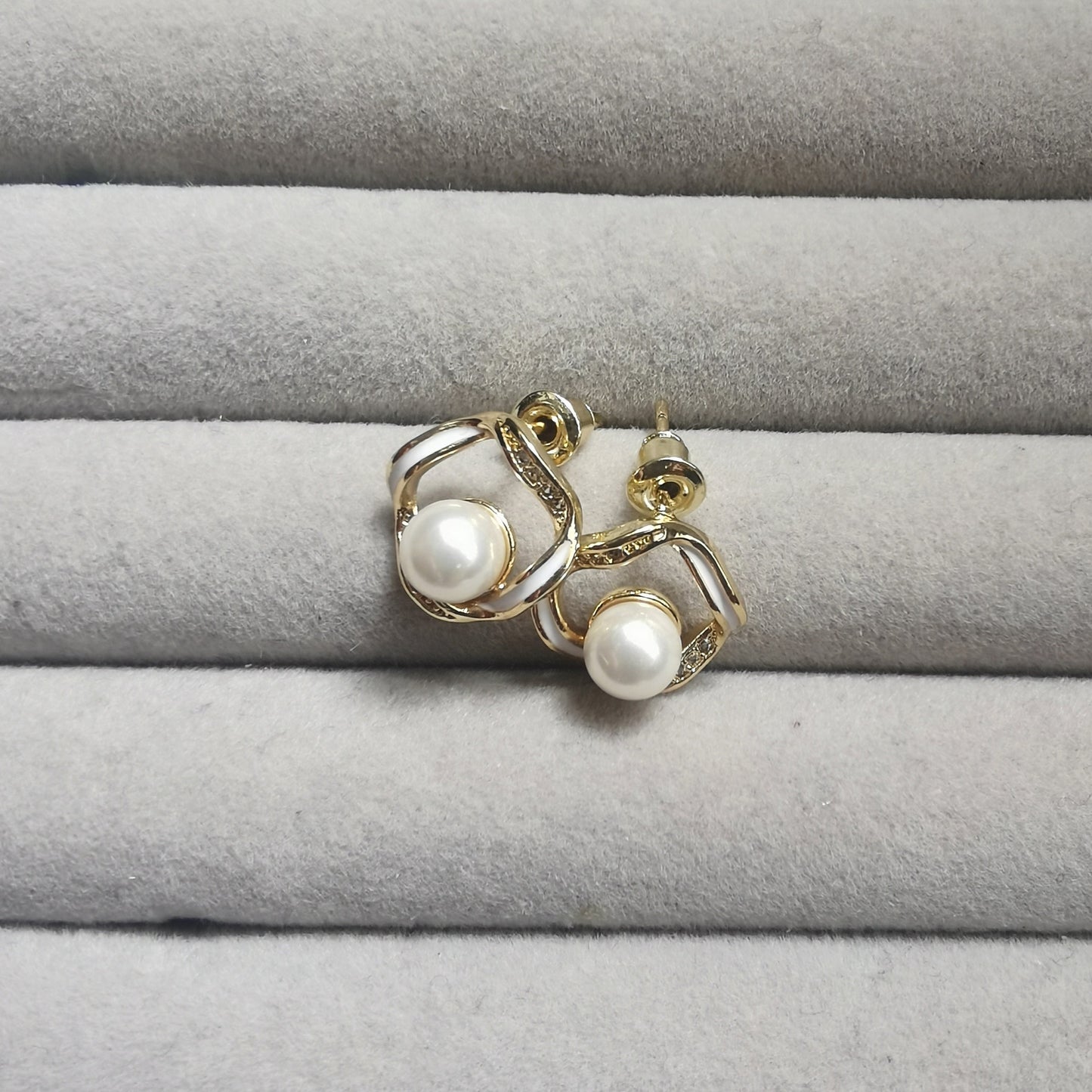 Silver Pearl Geometric Earrings